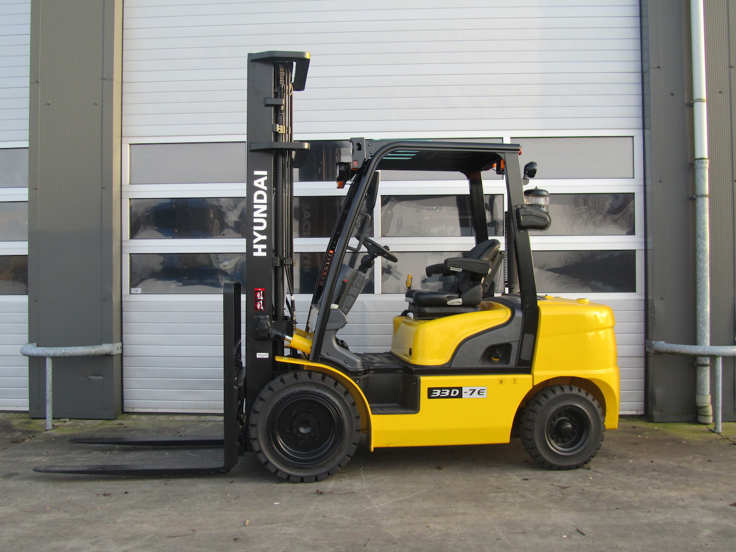 HYUNDAI 3.3 TON imagen 2